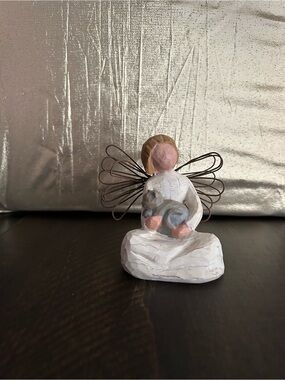 Willow Tree White Angel Figurine with Bronze Wire Wings